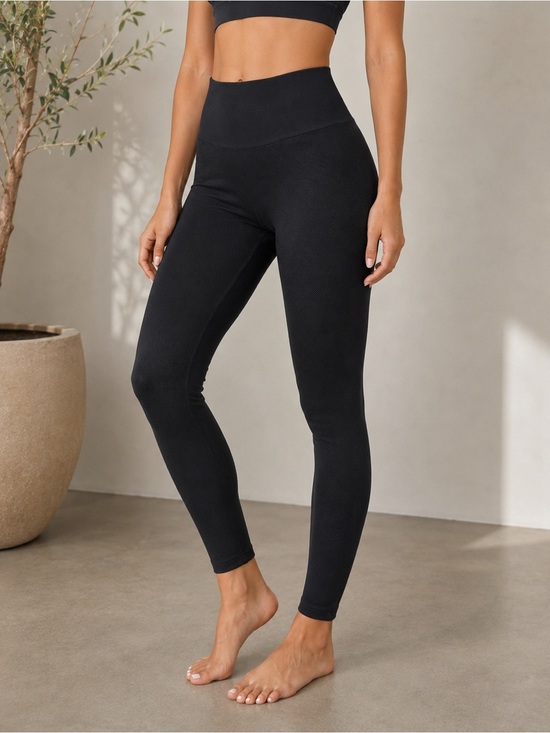 Pants - All in Motion High-Rise Textured Seamless 7/8 Leggings – Size Small NWT